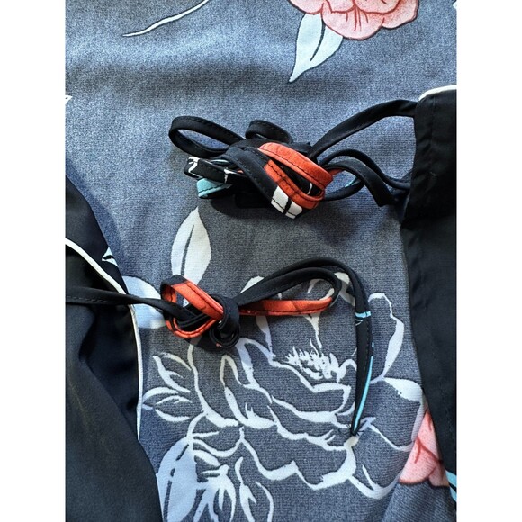 Forever 21 Kimono Top Black Satin Rare Oriental Japanese Flower size Medium NWT - Picture 4 of 10